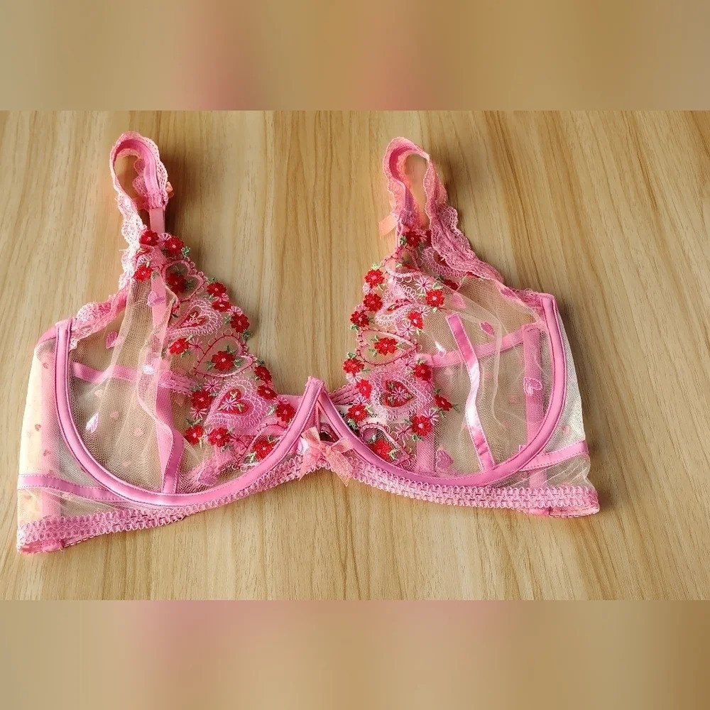 For Love and Lemons Sz 36DD Floral Hearts Embroidery Underwire Bra Pink.